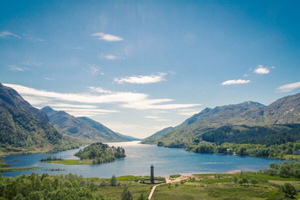 Wellbeing Walks - Out the office into nature. Unleash the power of your team with invigorating and personalised events, with nature at the heart of the design. We take your team out of the office.